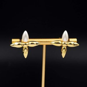 LOUIS VUITTON LOUISETTE EARRINGS GOLD AND PEARLY WHITE M00950