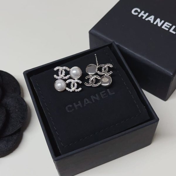 CHANEL STUD EARRINGS GLASS PEARLS SILVER ABF730 B20573 U0937