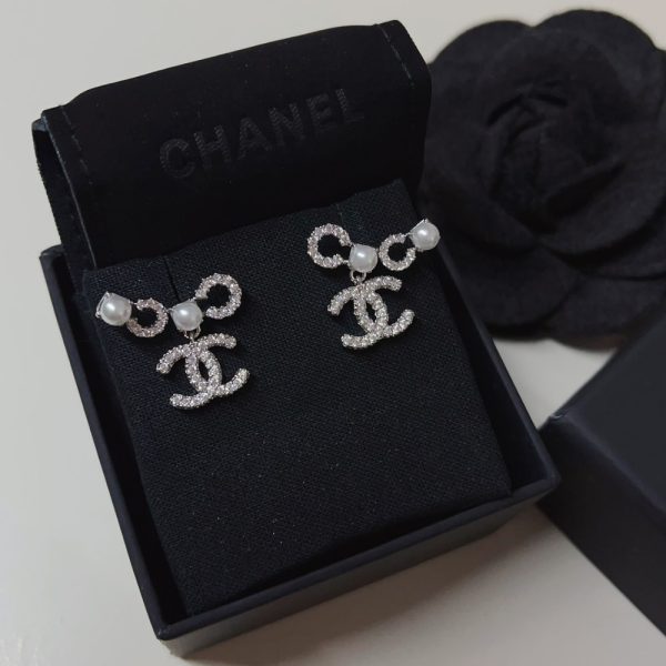 CHANEL EARINGS  PEARLY WHITE AND CRYSTAL SILVER ABF732 B20573 U0937