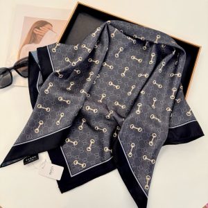 GUCCI PRINTED SILK CARRÉ GOLD GG IN BLACK ‎662576 3G001 1000