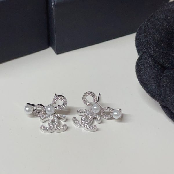 CHANEL EARINGS  PEARLY WHITE AND CRYSTAL SILVER ABF732 B20573 U0937