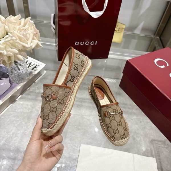 GUCCI WOMEN ESPADRILLE WITH HORSEBIT BEIGE AND DARK BROWN GG CANVAS 817244 9SF40 2547