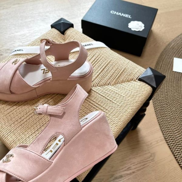 CHANEL INTERLOCKING CC SANDALS PINK