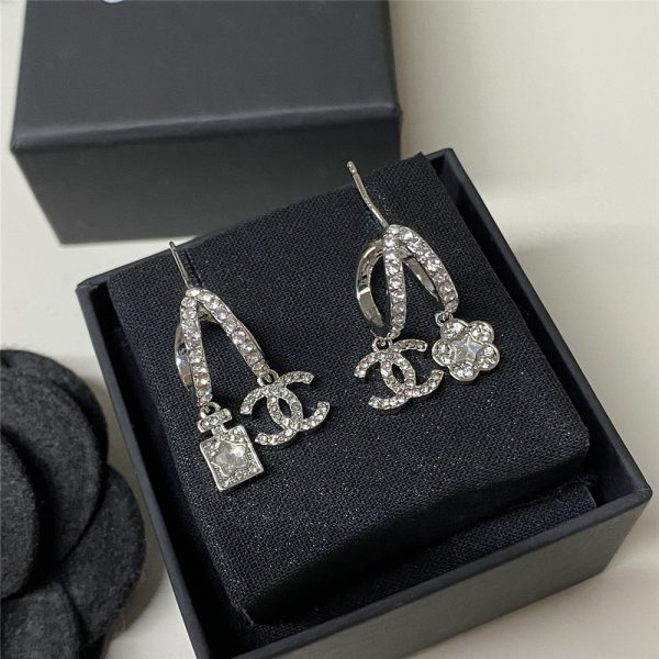 CHANEL PENDANT EARRINGS METAL AND DIAMANTÉS IN SILVER ABF199 B19948 NAFVP