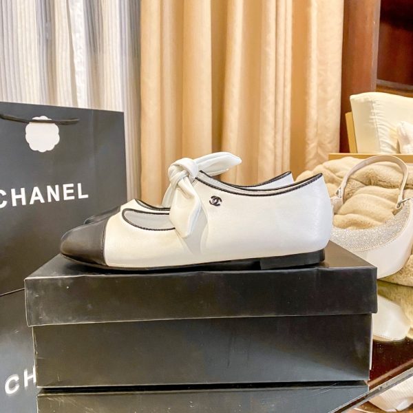 CHANEL MARY JANES SHOES WHITE AND BLACK G46149 X01000 NABTK