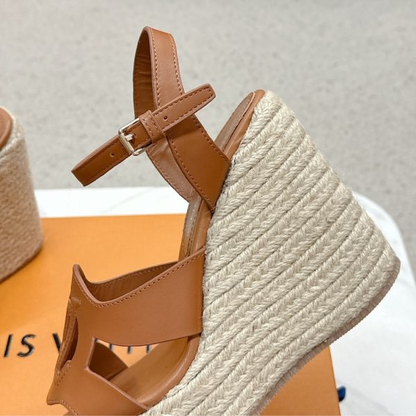 LOUIS VUIITON LV ISOLA WEDGE SANDAL COGNAC 1ACI7N