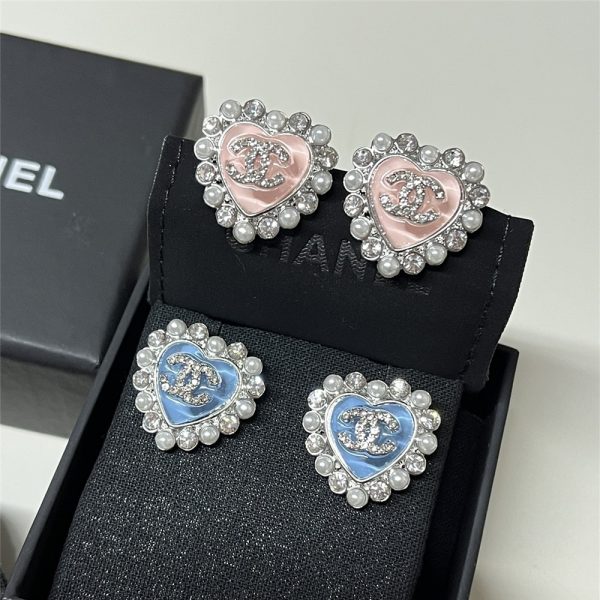 CHANEL HEART MOTIF AND CRYSTAL EARRINGS IN PINK