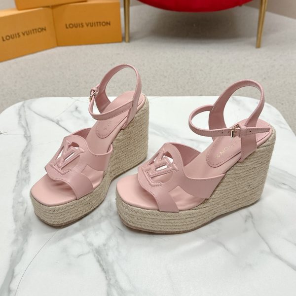LOUIS VUIITON LV ISOLA WEDGE SANDAL ROSE 1AGYI1
