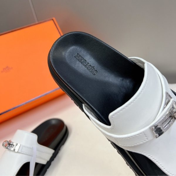 HERMES EMPIRE SANDAL BLANC H221074Z 90350