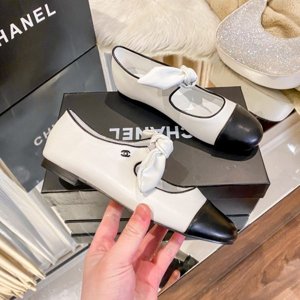 CHANEL MARY JANES SHOES WHITE AND BLACK G46149 X01000 NABTK