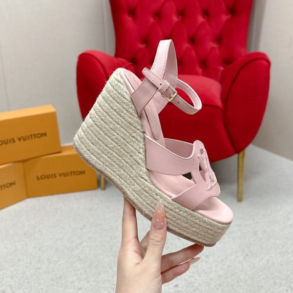 LOUIS VUIITON LV ISOLA WEDGE SANDAL ROSE 1AGYI1