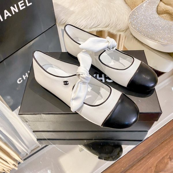 CHANEL MARY JANES SHOES WHITE AND BLACK G46149 X01000 NABTK