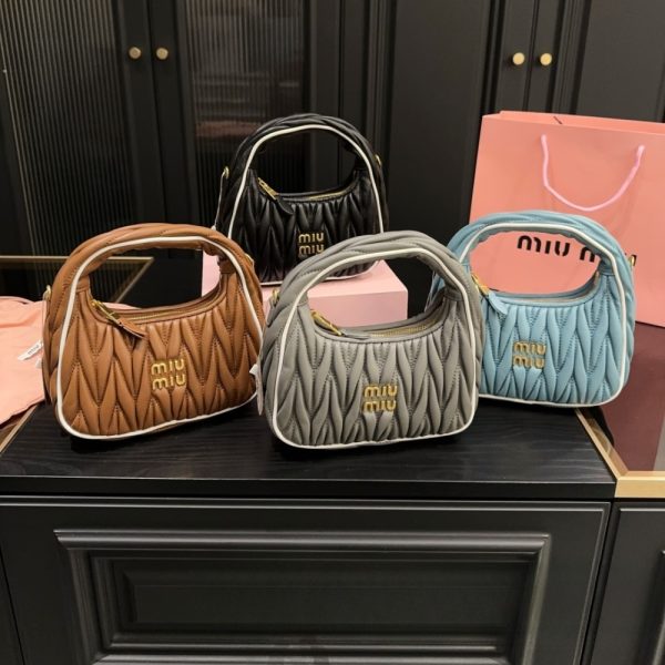 MIUMIU WANDER MATELASSÉ BAG MARBLE COGNAC AND WHITE 20CM 5BC125 2IBS F031W V OOF