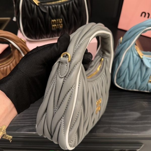 MIUMIU WANDER MATELASSÉ BAG MARBLE GRAY AND WHITE 20CM 5BC125 2IBS F0RXG V OOF