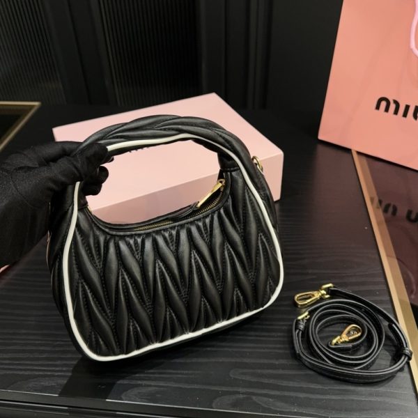 MIUMIU WANDER MATELASSÉ BAG BLACK AND WHITE 20CM