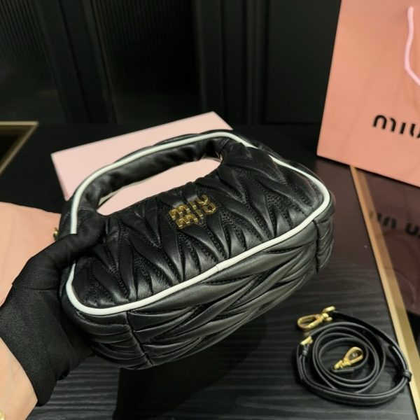 MIUMIU WANDER MATELASSÉ BAG BLACK AND WHITE 20CM
