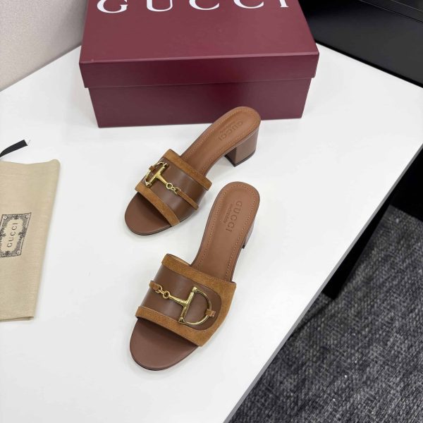 GUCCI WOMEN’S SLIDE SANDAL WITH HORSEBIT LIGHT BROWN  ‎834421 AAEXM 2718