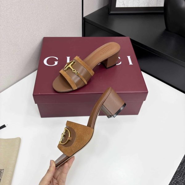 GUCCI WOMEN’S SLIDE SANDAL WITH HORSEBIT LIGHT BROWN  ‎834421 AAEXM 2718