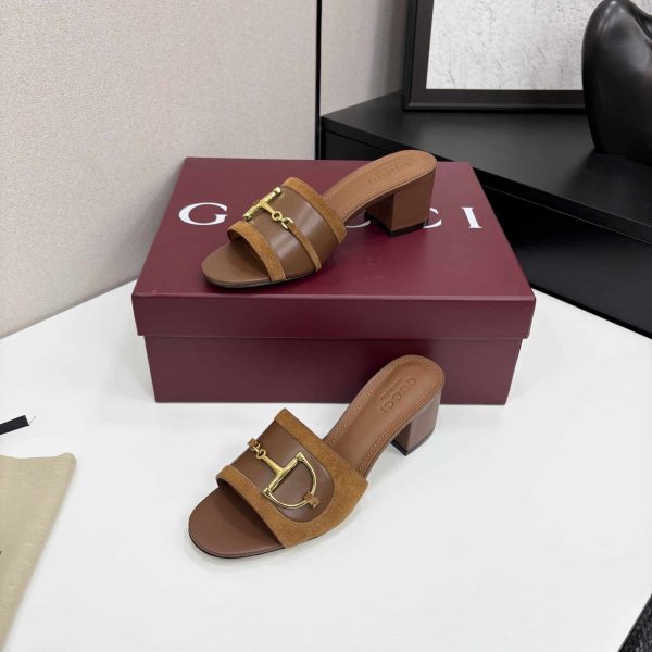 GUCCI WOMEN’S SLIDE SANDAL WITH HORSEBIT LIGHT BROWN  ‎834421 AAEXM 2718