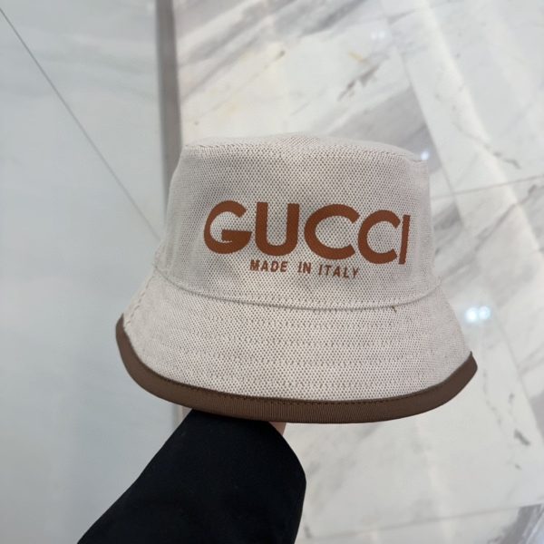 GUCCI ARNAUD BOB REVERSIBLE BUCKET HAT BEIGE 7773724HA7Y9464