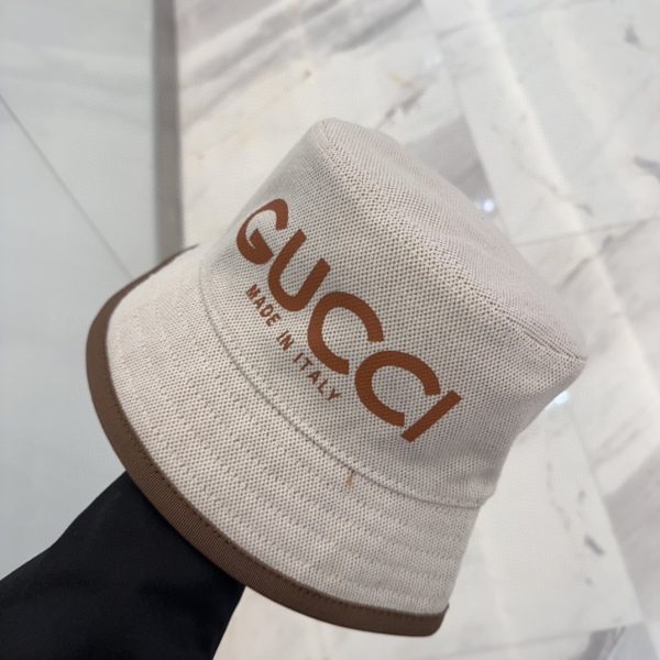 GUCCI ARNAUD BOB REVERSIBLE BUCKET HAT BEIGE 7773724HA7Y9464