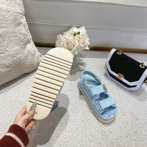 GUCCI WOMEN’S SANDAL WITH DOUBLE G LIGHT BLUE 816630 FAD9G 4956