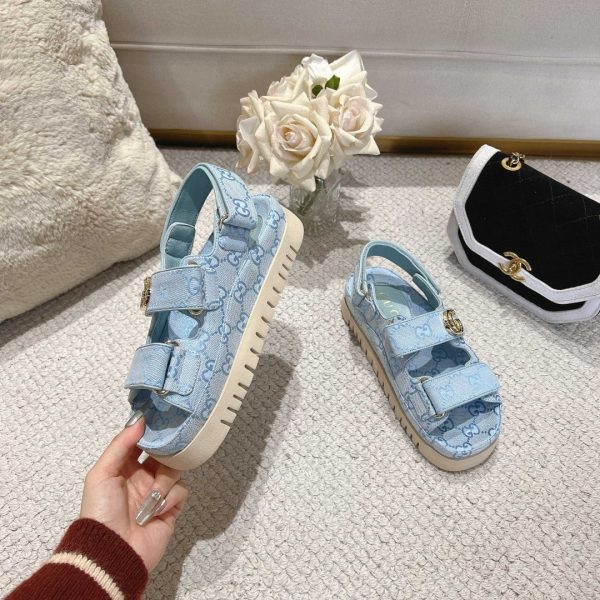 GUCCI WOMEN’S SANDAL WITH DOUBLE G LIGHT BLUE 816630 FAD9G 4956