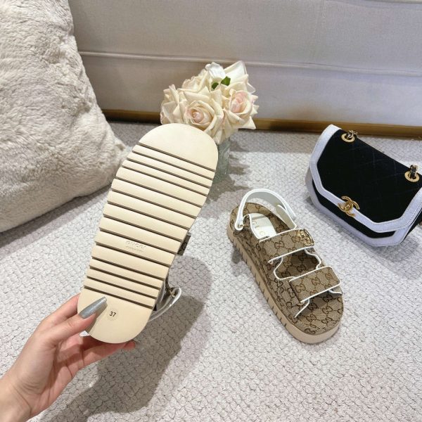 GUCCI WOMEN’S SANDAL WITH DOUBLE G BEIGE 816630 FAD9F 9753