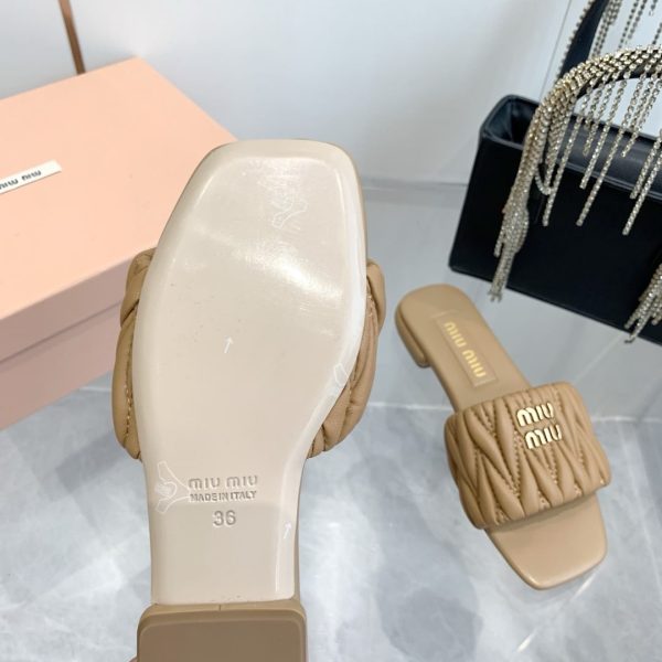 MIUMIU MATELASSÉ NAPPA LEATHER SLIDES SAND BEIGE 5XX605 88T F0036 F 010