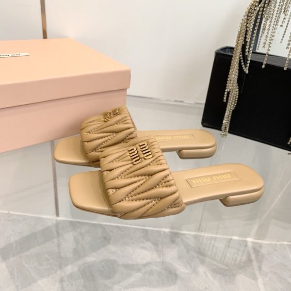 MIUMIU MATELASSÉ NAPPA LEATHER SLIDES SAND BEIGE 5XX605 88T F0036 F 010