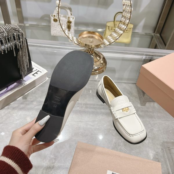 MIUMIU LEATHER LOAFERS WHITE