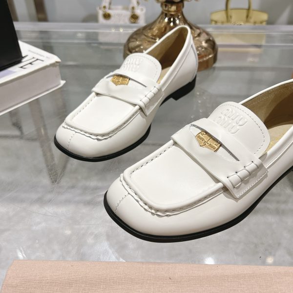 MIUMIU LEATHER LOAFERS WHITE