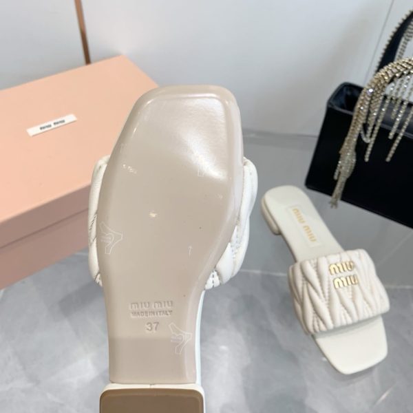 MIUMIU MATELASSÉ NAPPA LEATHER SLIDES WHITE 5XX605 88T F0009 F 010