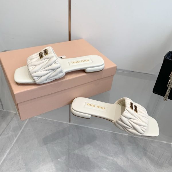 MIUMIU MATELASSÉ NAPPA LEATHER SLIDES WHITE 5XX605 88T F0009 F 010
