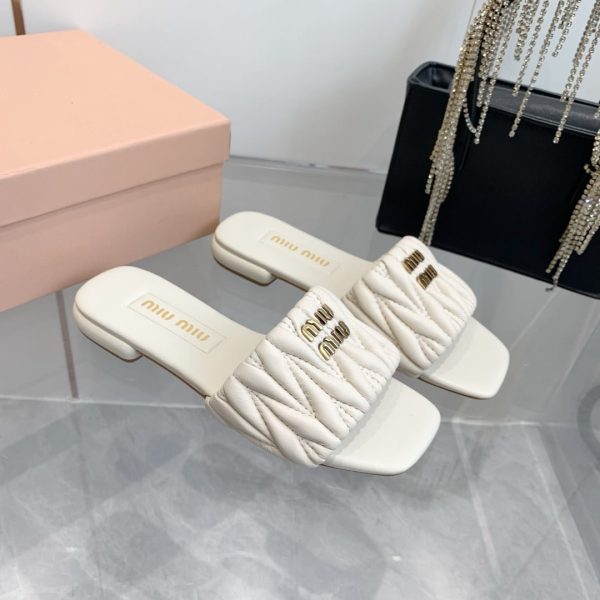 MIUMIU MATELASSÉ NAPPA LEATHER SLIDES WHITE 5XX605 88T F0009 F 010