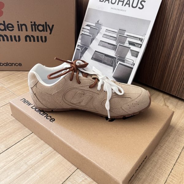 MIU MIU X NEW BALANCE 530 SL SUEDE SNEAKERS ECRU 5E165E Z5O F0379 F D005
