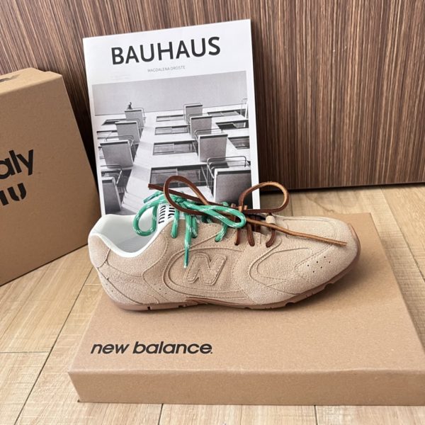 MIU MIU X NEW BALANCE 530 SL SUEDE SNEAKERS ECRU 5E165E Z5O F0379 F D005