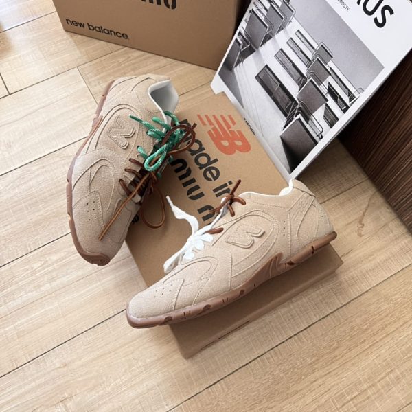 MIU MIU X NEW BALANCE 530 SL SUEDE SNEAKERS ECRU 5E165E Z5O F0379 F D005