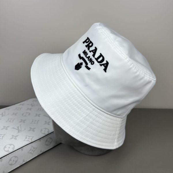 PRADA RE NYLON BUCKET HAT WHITE
