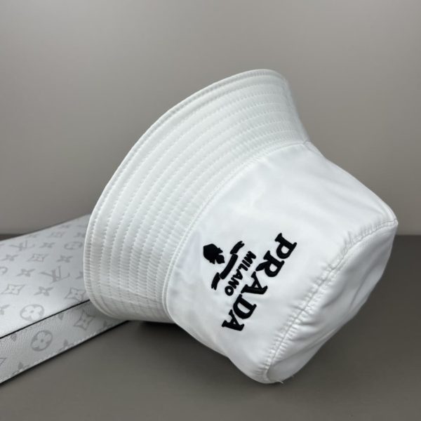 PRADA RE NYLON BUCKET HAT WHITE