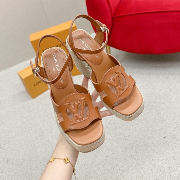 LOUIS VUIITON LV ISOLA WEDGE SANDAL COGNAC 1ACI7N